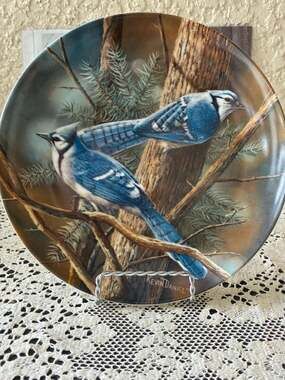 1985 Edwin M. Knowles The Blue Jay Collector Plate by Kevin Daniel
